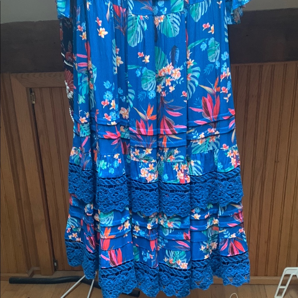 Blue Floral - Picture 3 of 3